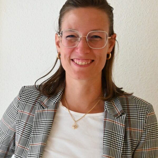 Elena Schneider